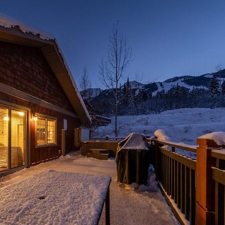 Lush Mountain Accommodations Golden Kültér fotó