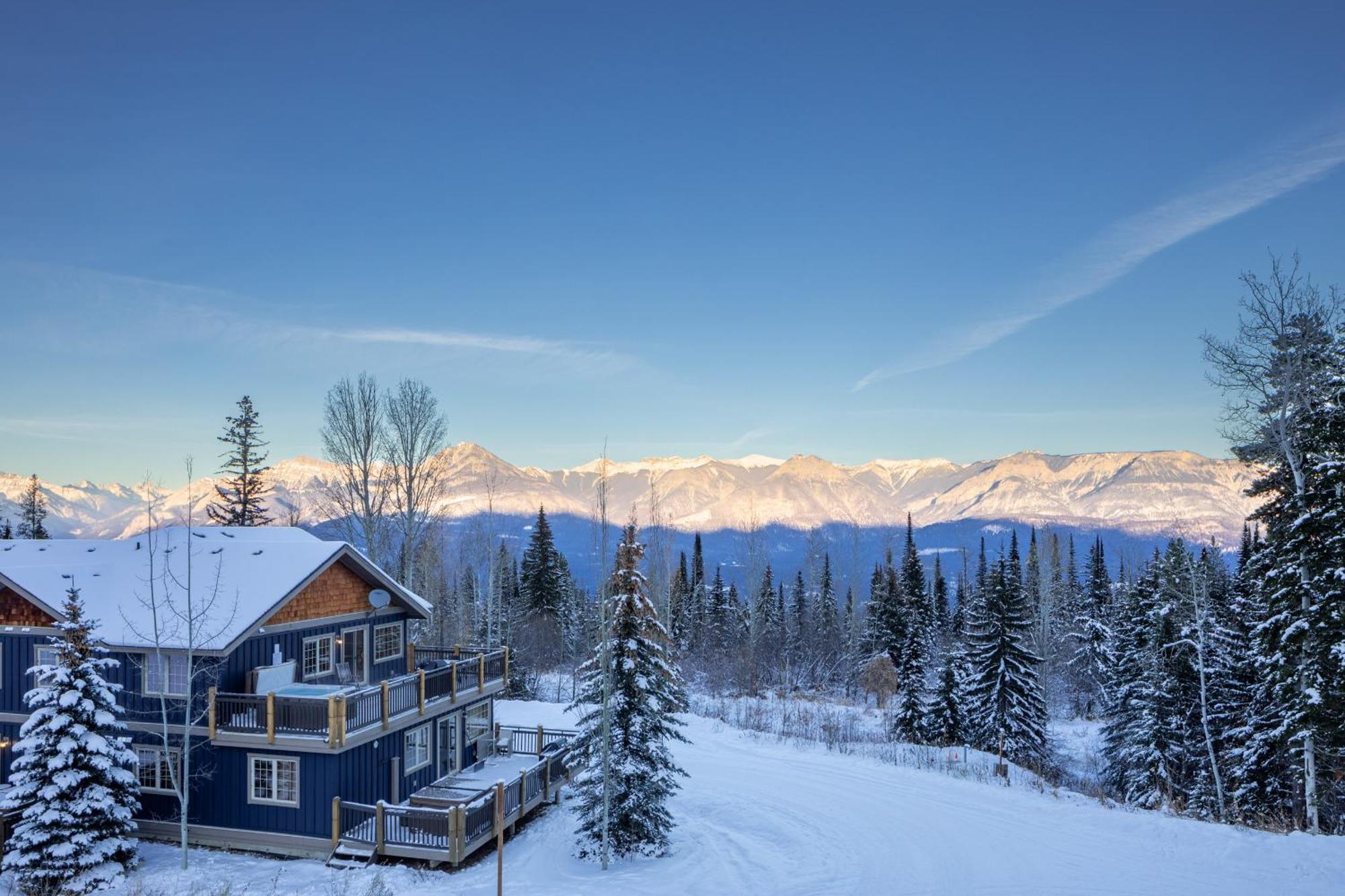 Lush Mountain Accommodations Golden Kültér fotó