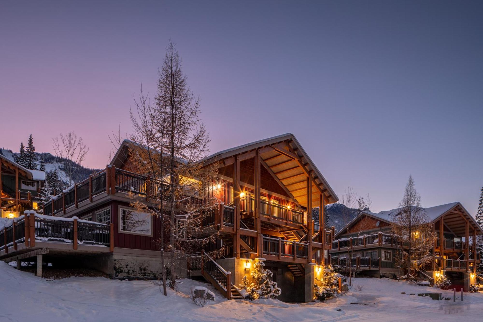 Lush Mountain Accommodations Golden Kültér fotó